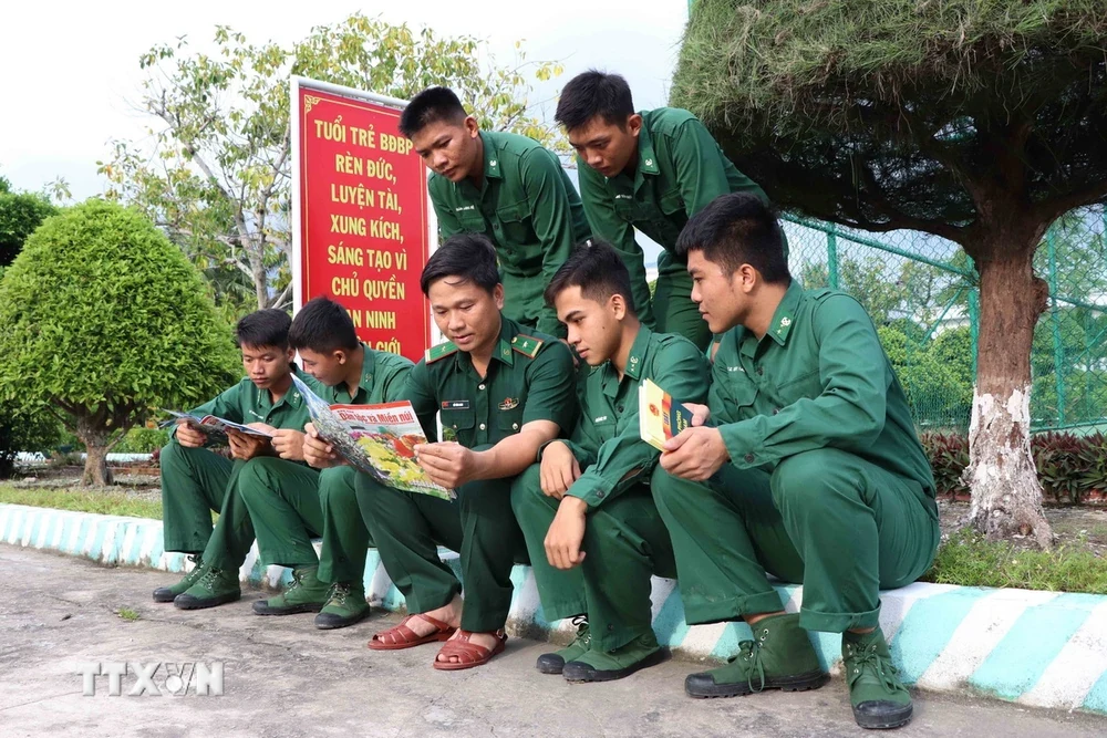Sửa đổi quy định về đặt hàng cấp ấn phẩm báo, tạp chí cho vùng dân tộc thiểu số