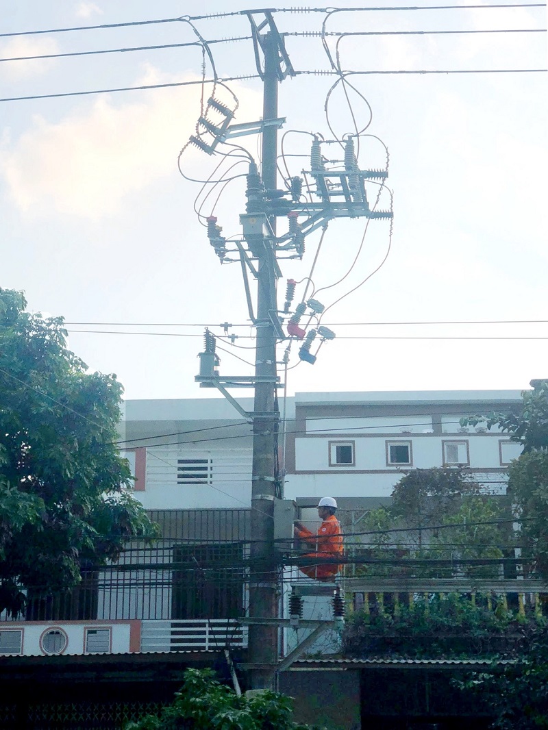 Điện lực khu vực thị xã Bỉm Sơn - Hà Trung khai thác, vận hành hiệu quả lưới điện thông minh