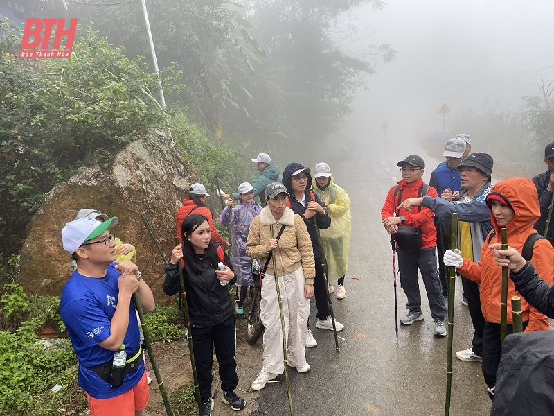 Trải nghiệm trekking tour khám phá bản Kho Mường