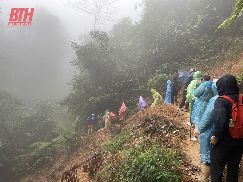 Trải nghiệm trekking tour khám phá bản Kho Mường