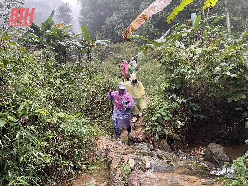 Trải nghiệm trekking tour khám phá bản Kho Mường