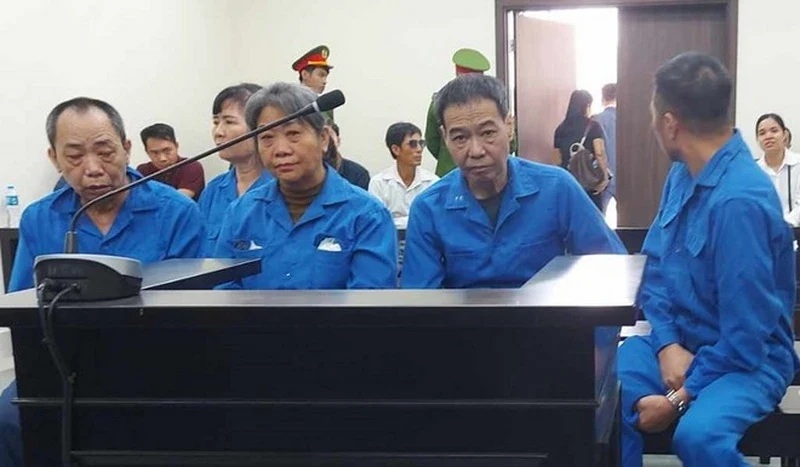 75 năm tù cho nhóm đối tượng lưu hành hàng triệu đôla Singapore giả