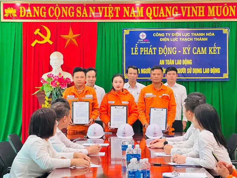Điện lực Thạch Thành phát động ký cam kết m m88 lao động