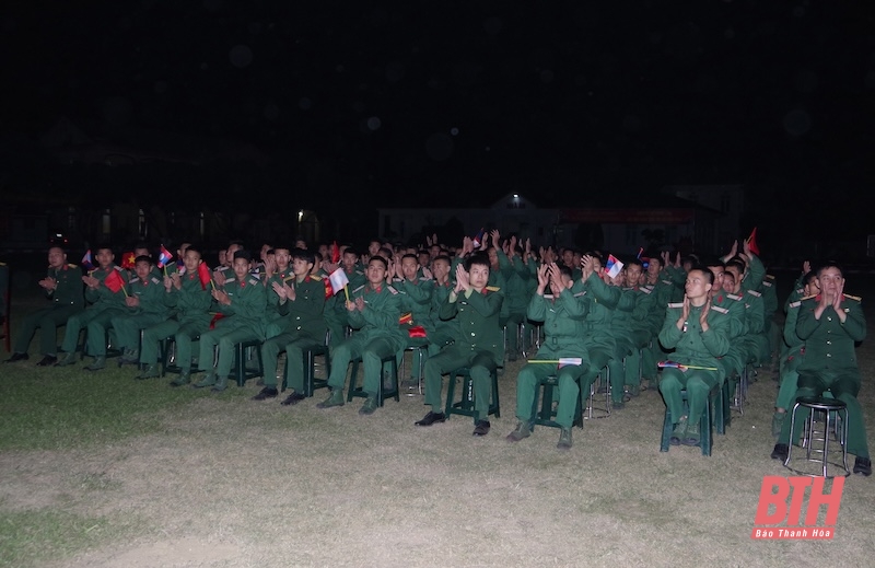 Giao lưu nghệ thuật “Việt - Lào cùng chung vận mệnh”