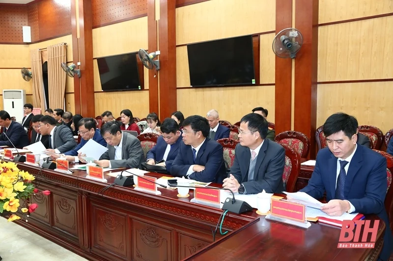 Giao ban công tác đất liền giữa 2 tỉnh Thanh Hoá - Hủa Phăn