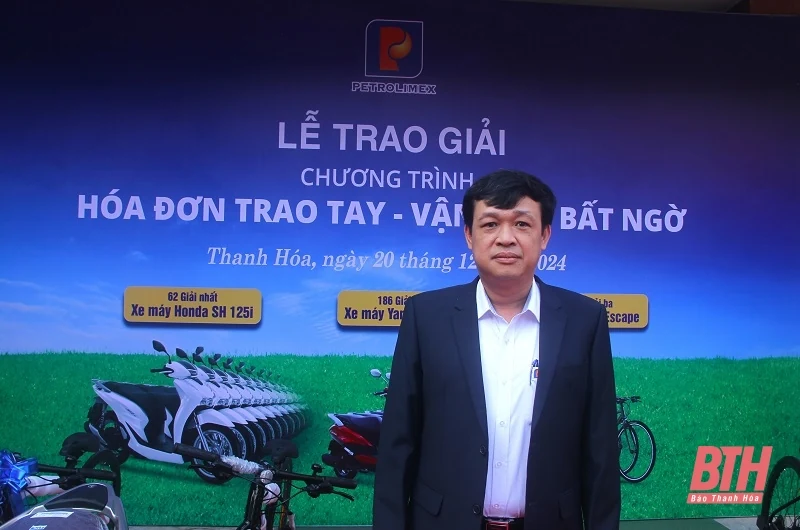 Petrolimex trao thưởng chương trình “Hóa đơn trao tay - vận may bất ngờ” cho các khách hàng tỉnh Thanh Hóa