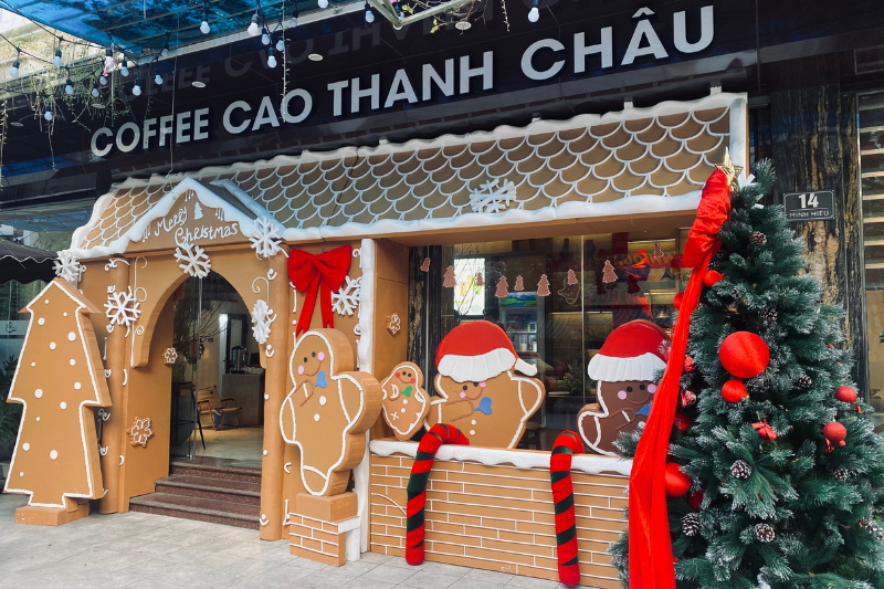 Các quán cà phê “mạnh tay” chi tiền trang trí mùa Giáng sinh