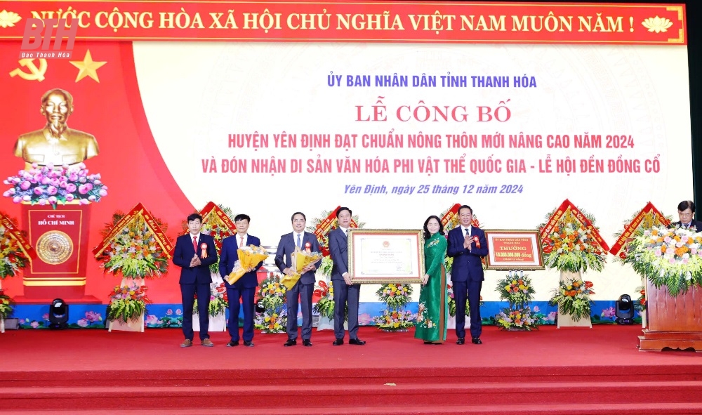 Công bố Quyết định huyện Yên Định đạt chuẩn nông thôn mới nâng cao năm 2024 và Đón nhận di sản văn hóa phi vật thể quốc gia Lễ hội Đền Đồng Cổ