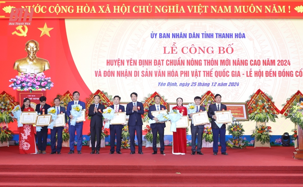 Công bố Quyết định huyện Yên Định đạt chuẩn nông thôn mới nâng cao năm 2024 và Đón nhận di sản văn hóa phi vật thể quốc gia Lễ hội Đền Đồng Cổ