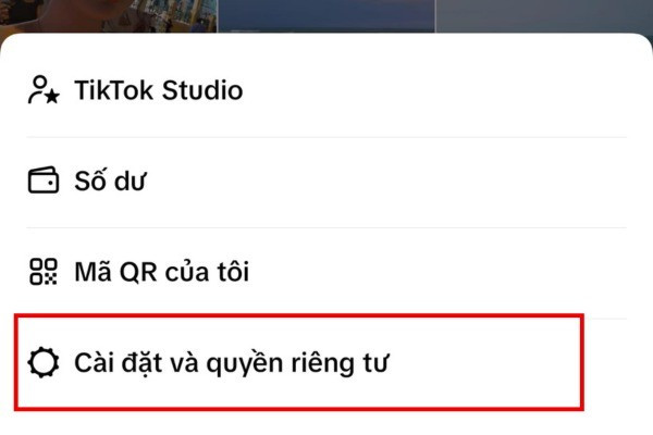 Xác thực danh tính tài khoản mạng xã hội tại Việt Nam