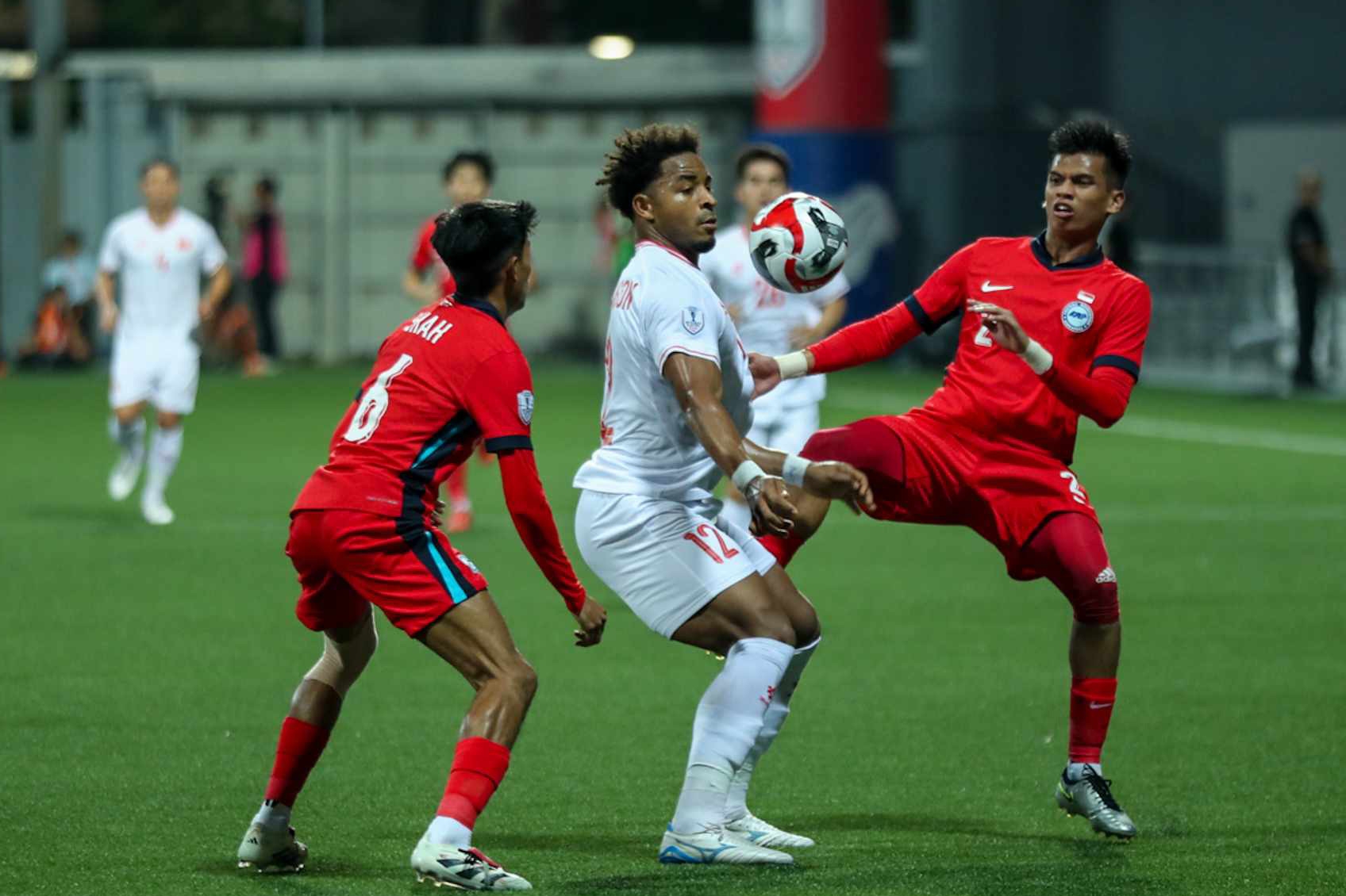 ĐT Việt Nam thắng kịch tính bán kết lượt đi ASEAN Cup sau trận đấu kéo dài hơn 100 phút