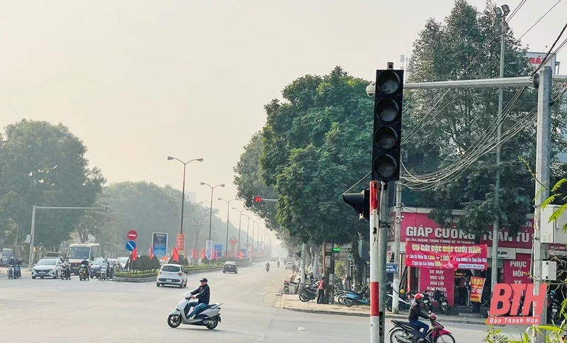 Một số đèn tín hiệu giao cá cược bóng đá m88 trên địa bàn TP Thanh Hóa bị che khuất tầm nhìn