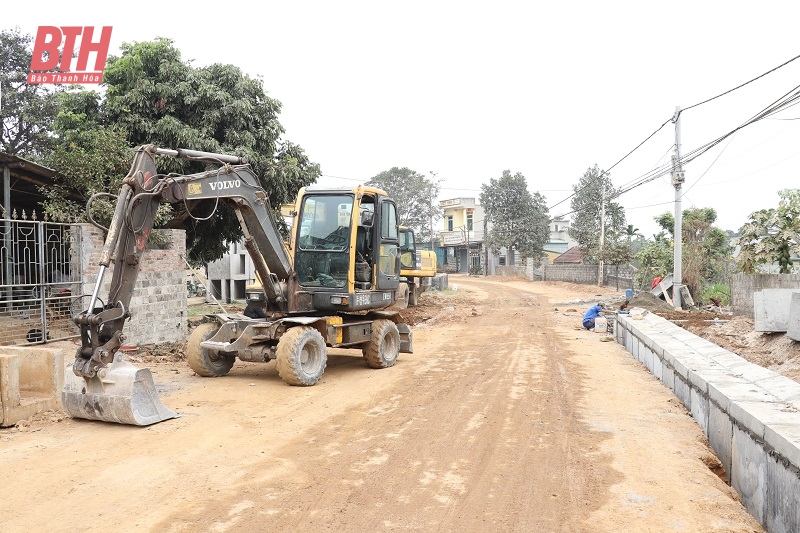 Lan tỏa những tấm gương hiến đất, mở đường.