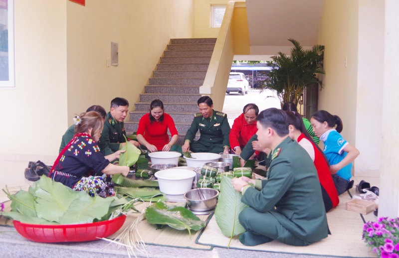 “Xuân biên phòng ấm lòng dân bản” mang tết trọn vẹn đến vùng cao Mường Lát