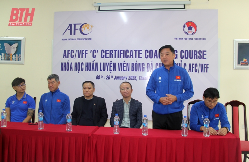 Khai giảng khóa đào tạo HLV bóng đá chứng chỉ C/AFC/VFF