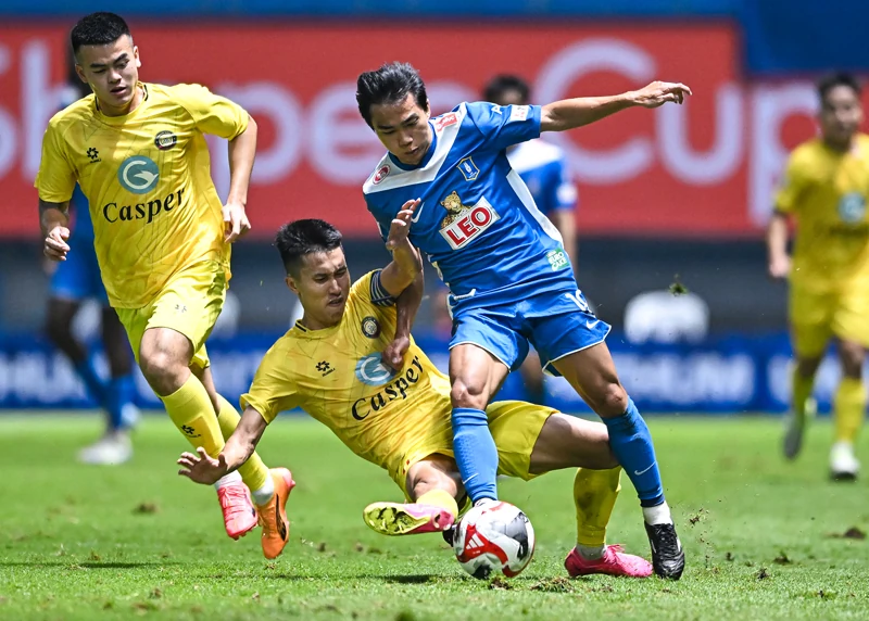 Tuyên dương, khen thưởng cầu thủ Doãn Ngọc Tân