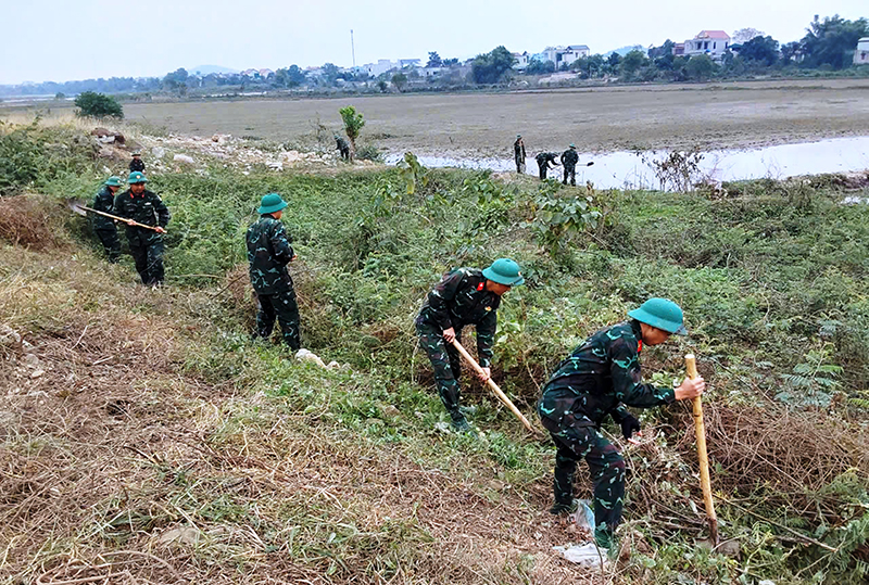 Hà Trung tập trung làm thủy lợi mùa khô, tháo bỏ ách tắc khu vực bãi sông