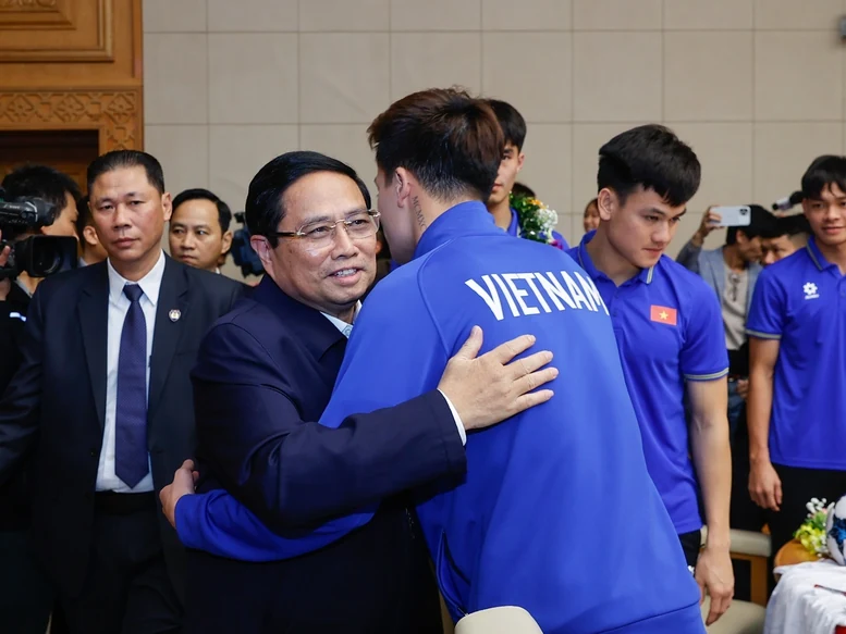 Thủ tướng Chính phủ: Hương vị chiến thắng còn mãi, nhưng bóng đá Việt Nam phải vô địch châu Á và dự World Cup
