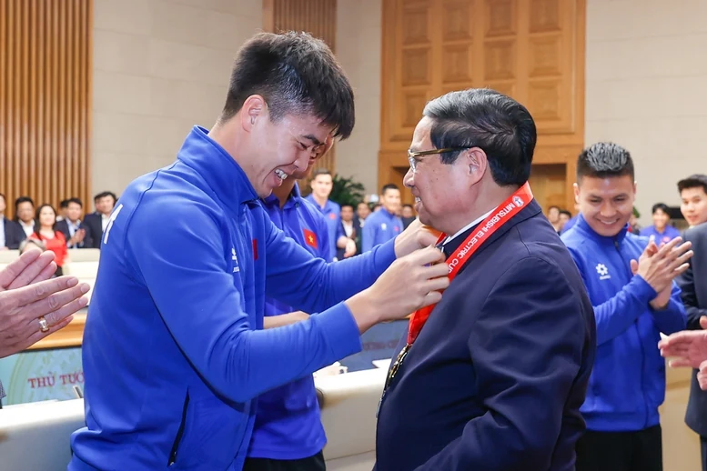 Thủ tướng Chính phủ: Hương vị chiến thắng còn mãi, nhưng bóng đá Việt Nam phải vô địch châu Á và dự World Cup