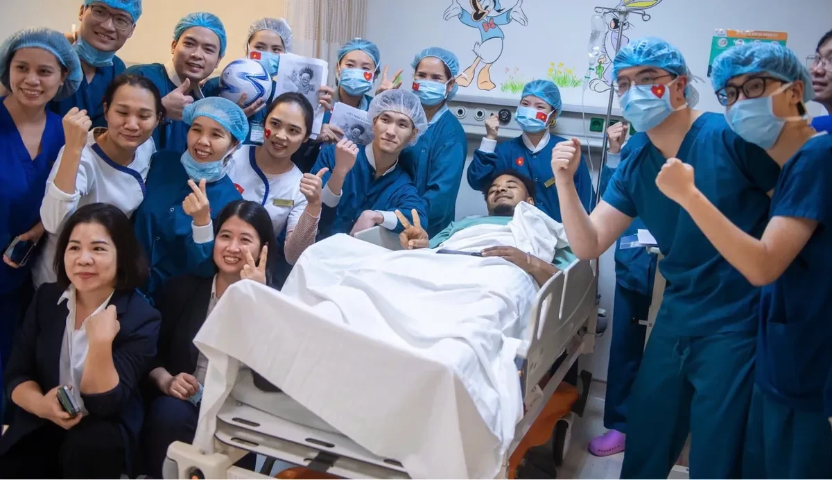 Tiền đạo Nguyễn Xuân Son phẫu thuật thành công