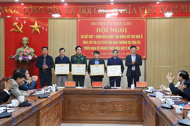Hậu Lộc: Tiếp nhận gần 8 tỷ đồng cuộc vận động xây dựng nhà ở cho hộ nghèo (đợt 1)