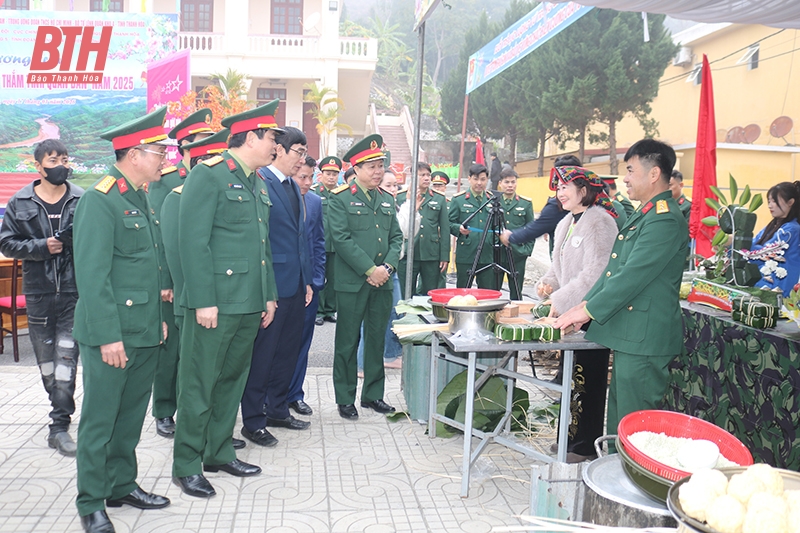 Chương trình “Xuân đoàn kết - Tết thắm tình quân dân” tại vùng biên Mường Lát