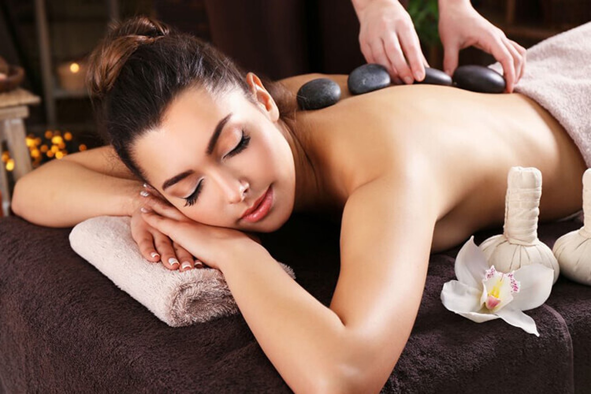 Glow - Sự lựa chọn hoàn hảo cho dịch vụ massage đá nóng tại nhà