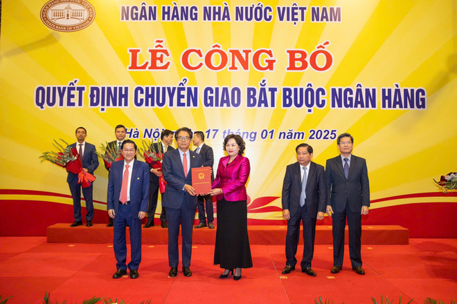 Chính thức chuyển giao bắt buộc hai ngân hàng yếu kém