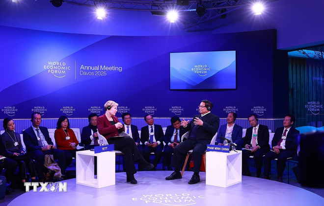 Thủ tướng Phạm Minh Chính đối thoại chính sách đặc biệt tại WEF Davos