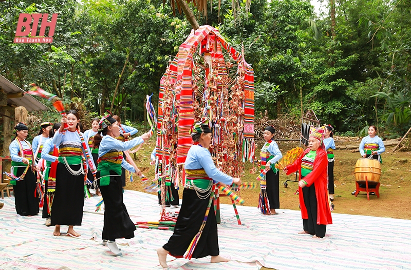 Vui hội Pồn Pôông