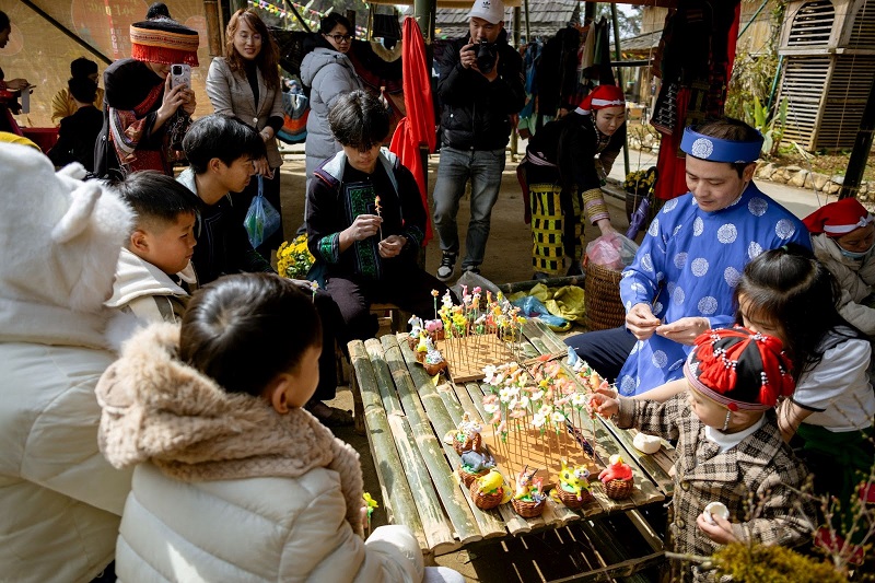 Khu du lịch Sun World Fansipan Legend đón hàng nghìn lượt khách trong ngày khai mạc Hội xuân mở Cổng Trời