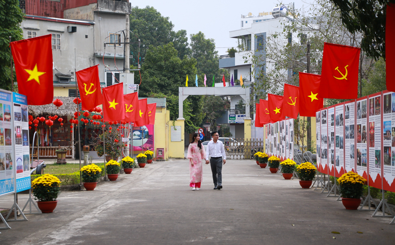 Trưng bày chuyên đề “Đảng Cộng sản Việt Nam, Đảng bộ tỉnh Thanh Hóa - những mốc son lịch sử”