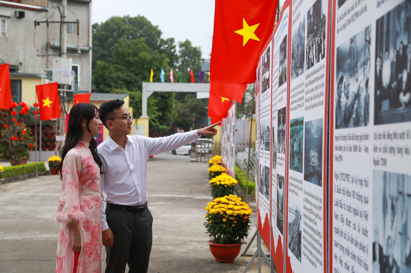 Trưng bày chuyên đề “Đảng Cộng sản Việt Nam, Đảng bộ tỉnh Thanh Hóa - những mốc son lịch sử”