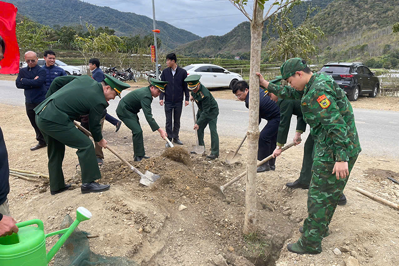 Bộ đội Biên phòng Thanh Hóa phát động Tết trồng cây “Đời đời nhớ ơn Bác Hồ” Xuân Ất Tỵ 2025