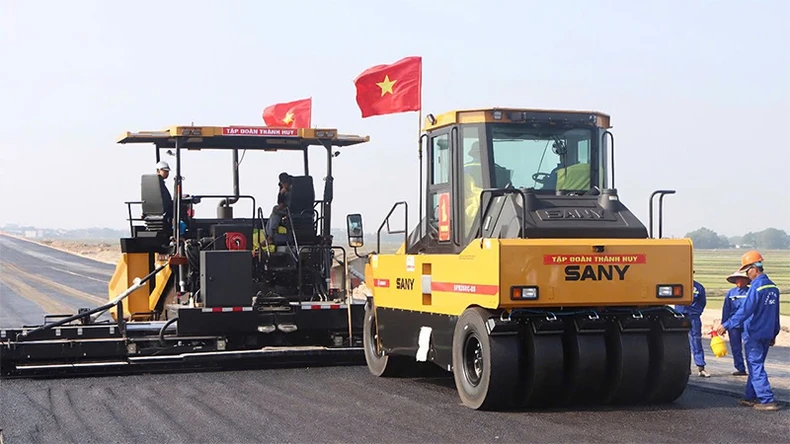 Hăng say lao động ngay từ đầu Xuân