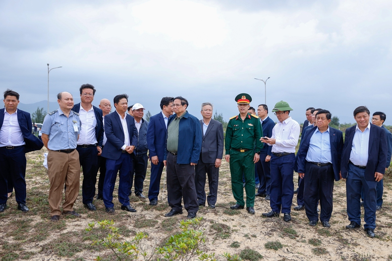 Thủ tướng Chính phủ đề nghị tập đoàn THACO nghiên cứu, sản xuất tàu đường sắt tốc độ