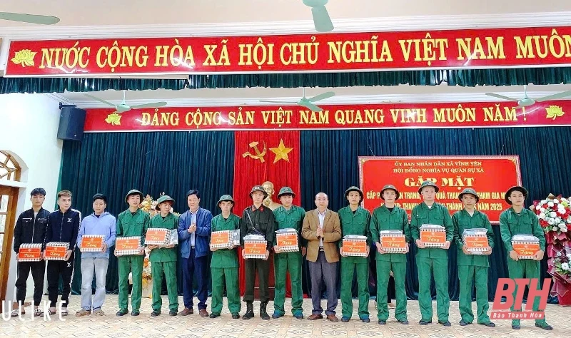 Hội Nông dân m88 the thao trao quà động viên tân binh lên đường làm nghĩa vụ quân sự