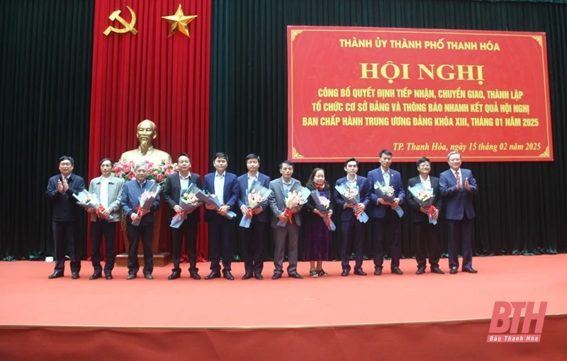 TP Thanh Hóa công bố các quyết định về tổ chức và cán bộ