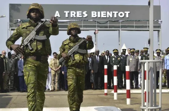 Pháp bàn giao căn cứ quân sự Port-Bouët cho Côte DIvoire