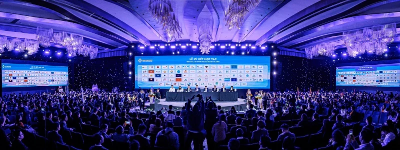 Hàng nghìn sales khuấy động lễ ra quân khởi động dự án Sun Group tại Cát Bà
