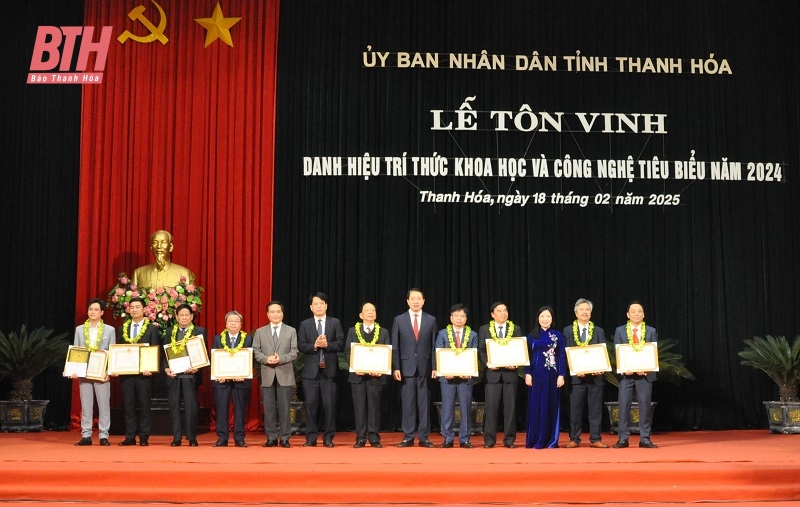 Tôn vinh 10 trí thức khoa­ học và công nghệ tiêu biểu năm 2024