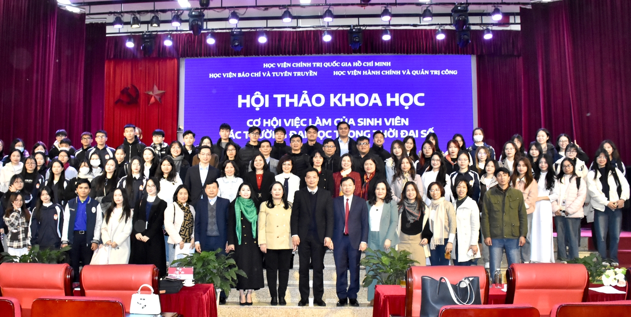 Hội thảo khoa học: “Cơ hội việc làm của sinh viên các trường đại học trong thời đại số”