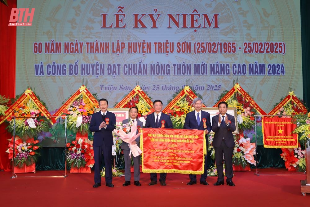 Huyện Triệu Sơn kỷ niệm 60 năm thành lập và công bố huyện đạt chuẩn nông thôn mới nâng cao