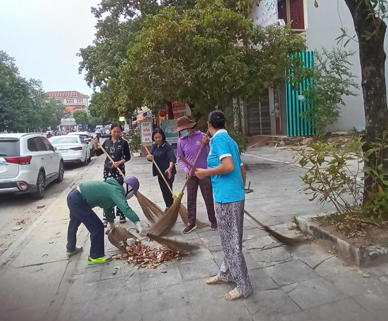 Chi hội trưởng phụ nữ tổ dân phố Phan Bội Châu tận tâm vì công việc