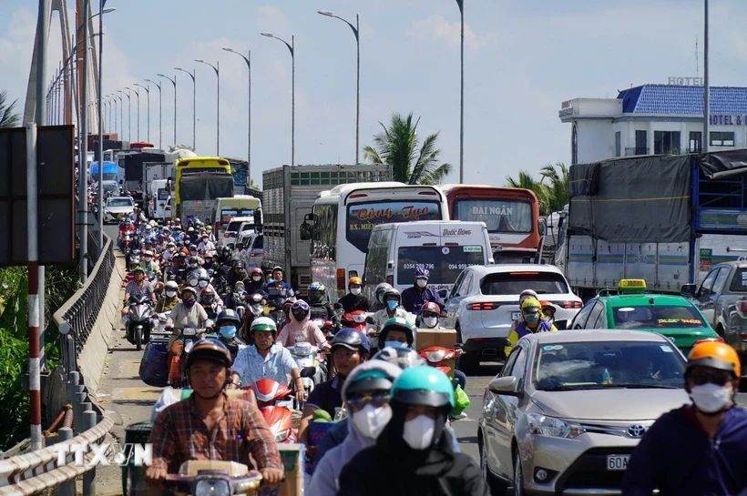 Thực hiện giải pháp kéo giảm ùn tắc giao thông bền vững tại các đô thị lớn