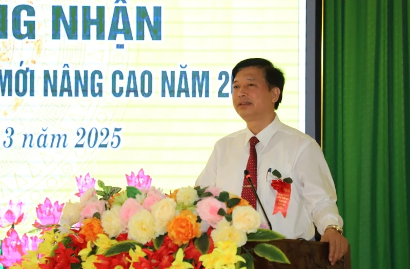 Hoằng Lưu đón nhận Bằng công nhận xã đạt chuẩn nông thôn mới nâng cao