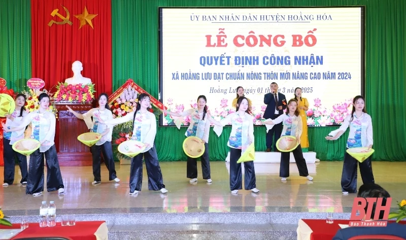 Hoằng Lưu đón nhận Bằng công nhận xã đạt chuẩn nông thôn mới nâng cao