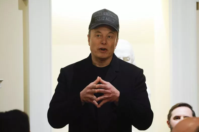 Elon Musk đề xuất đưa Tổng thống Ukraine đến một quốc gia khác