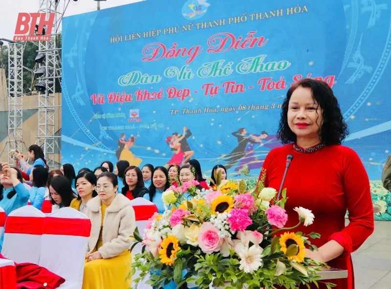 Hơn 1.600 cán bộ, hội viên, phụ nữ TP Thanh Hóa đồng diễn dân vũ thể thao kỷ niệm ngày Quốc tế phụ nữ 8/3