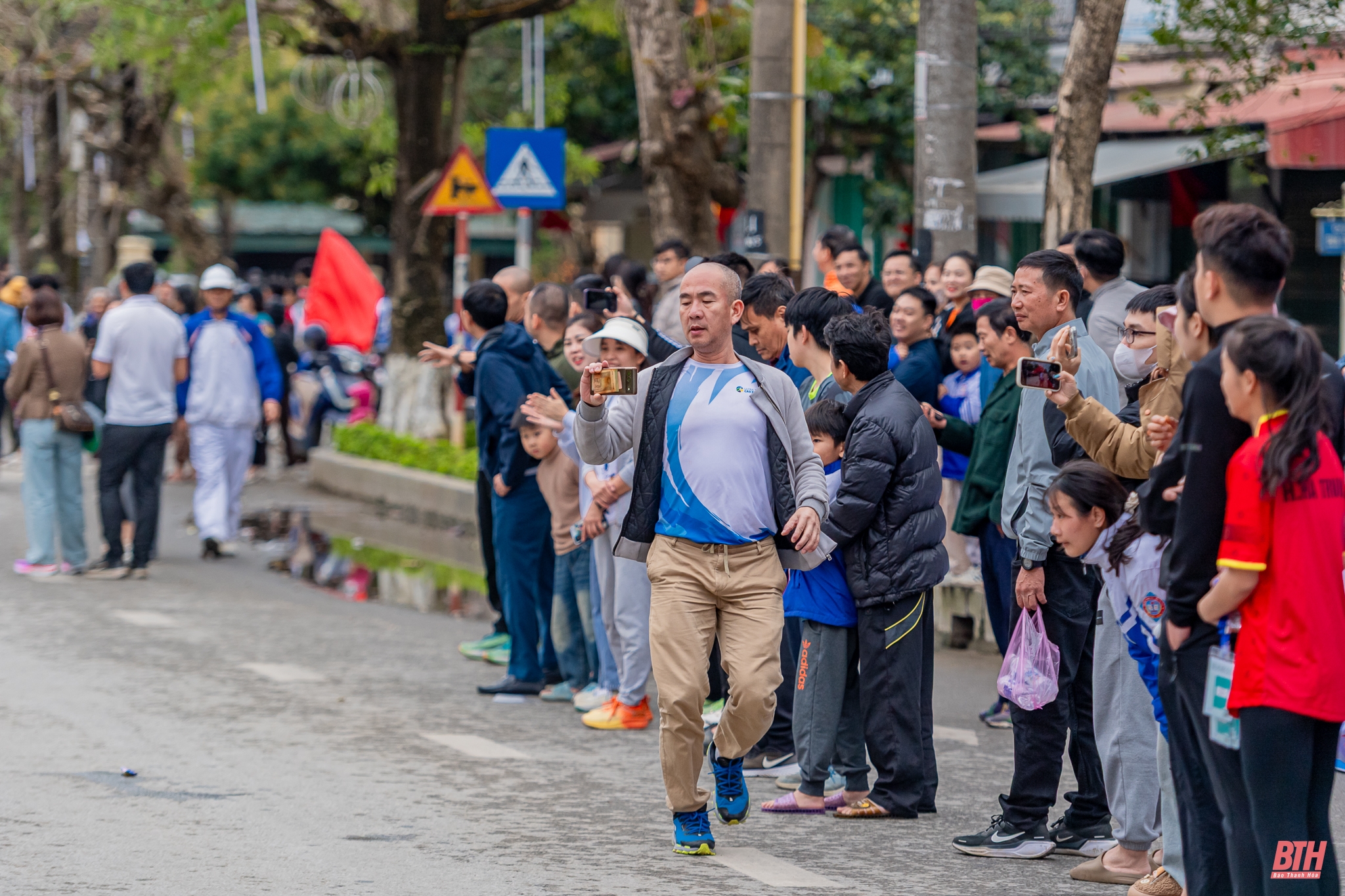 Những cống hiến phía sau đường chạy việt dã Báo Thanh Hóa 